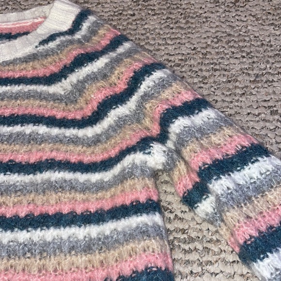 American Eagle Sweater - Picture 3 of 3